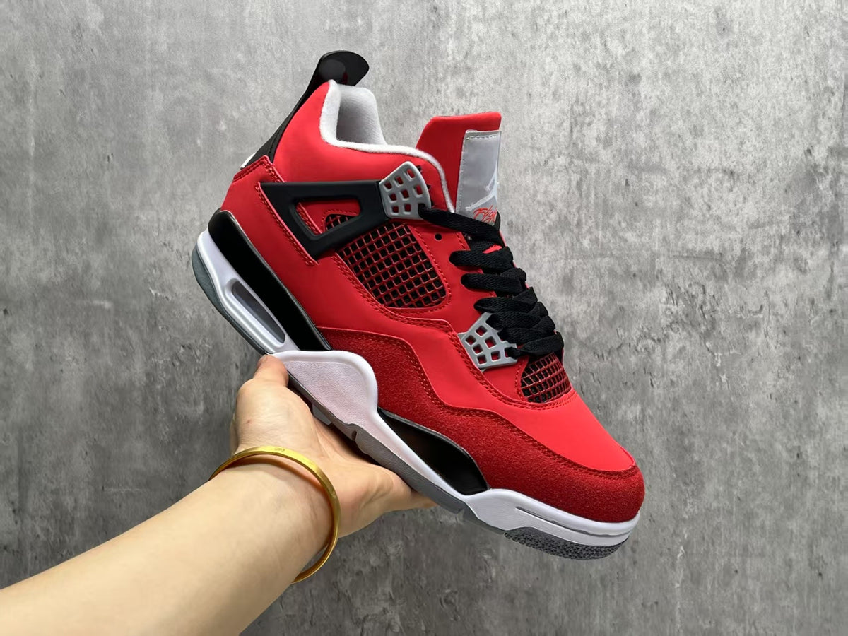 Air Jordan 4 Retro Bulls